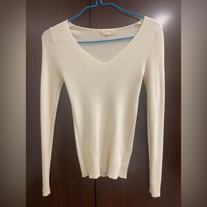 Elegant Cream V-Neck Sweater